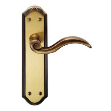 Wentworth Door Handles On Latch Backplate Florentine Bronze
